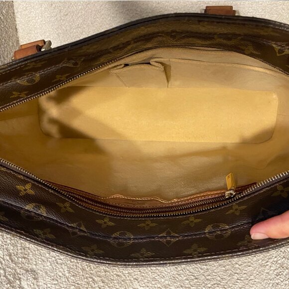 [SOLD] Louis Vuitton Luco Monogram Tote - Picture 4 of 15